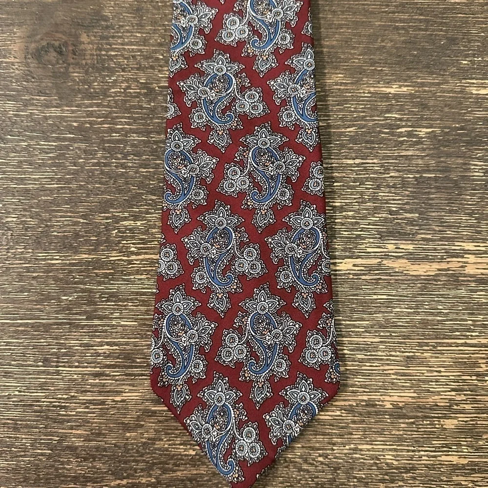 Christian Dior All Silk Deep Red Paisley Design Print Mens Neck Tie Burgundy